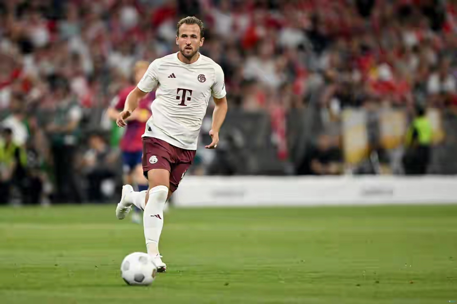 8月17日讯 在接受天空体育专访时,已经转会拜仁的凯恩表示,他现在感受