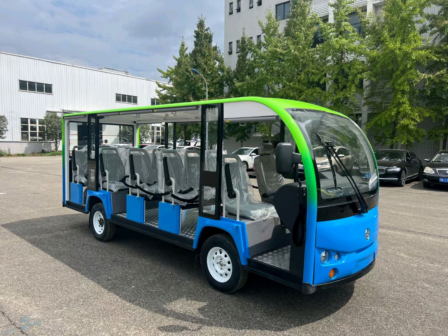 庐山西海景区23座电动观光车游客接驳车的效率真高!