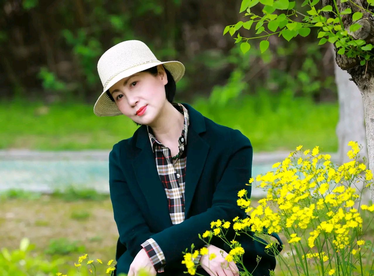 中年美妇气质优雅知性女神