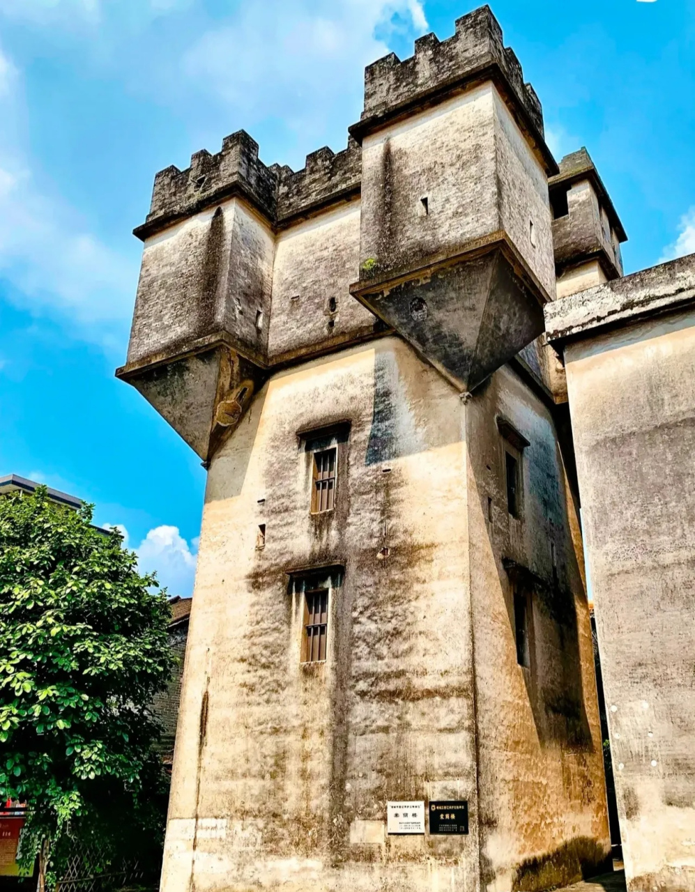 看广东省唯一一座水上碉楼,只在瓜岭村6015  最近广州有7处景区被