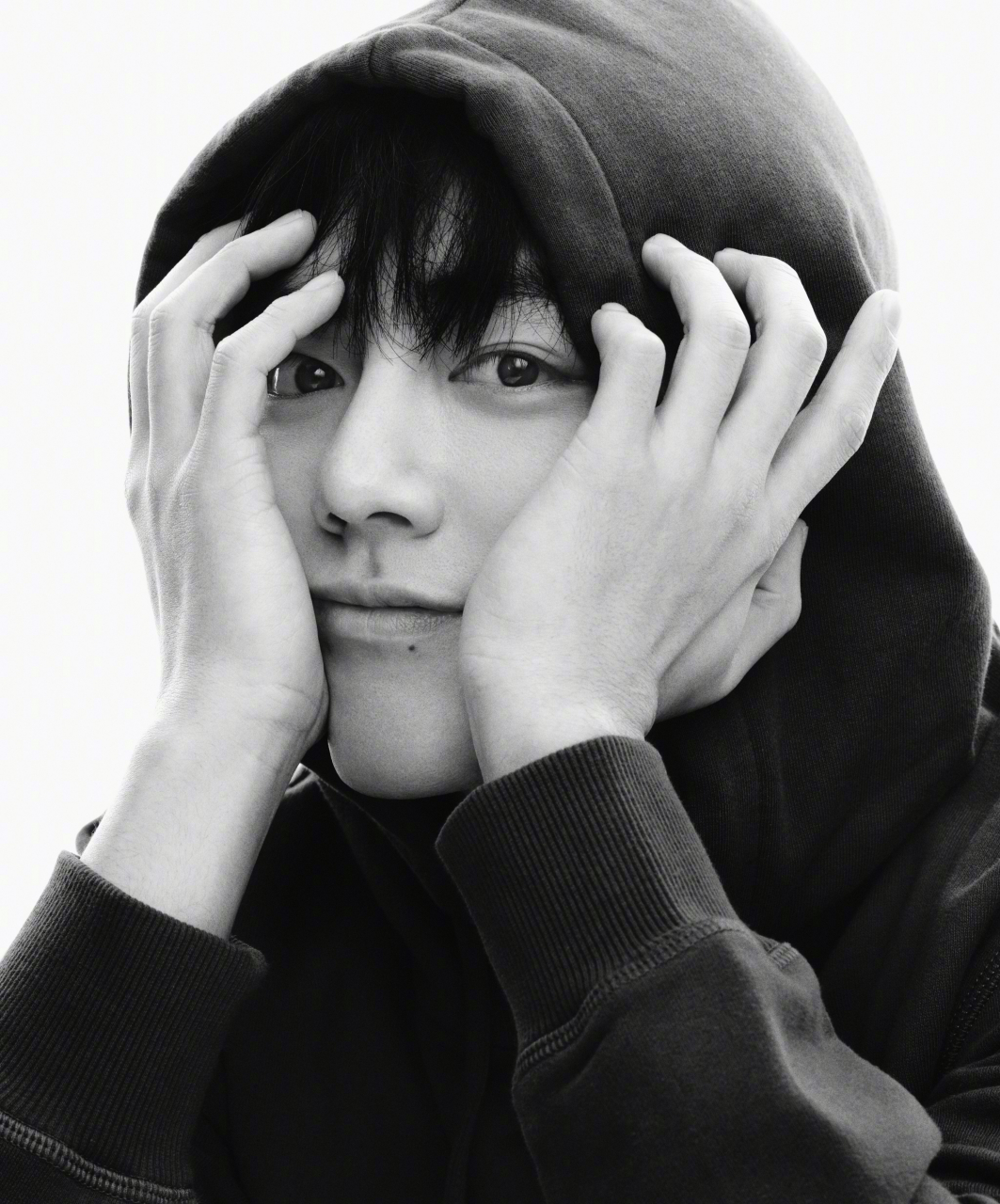 肖战时尚先生四月刊#  我不知道怎么形容此刻的心情,但我会把肖战的