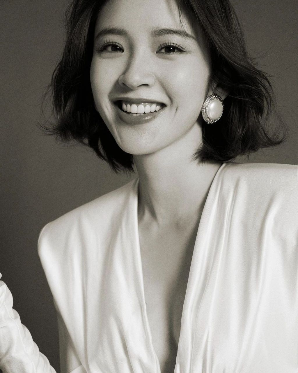 唐艺昕性感美图|||80后实力派女演员,1987年10月9日出生于四川省,毕业