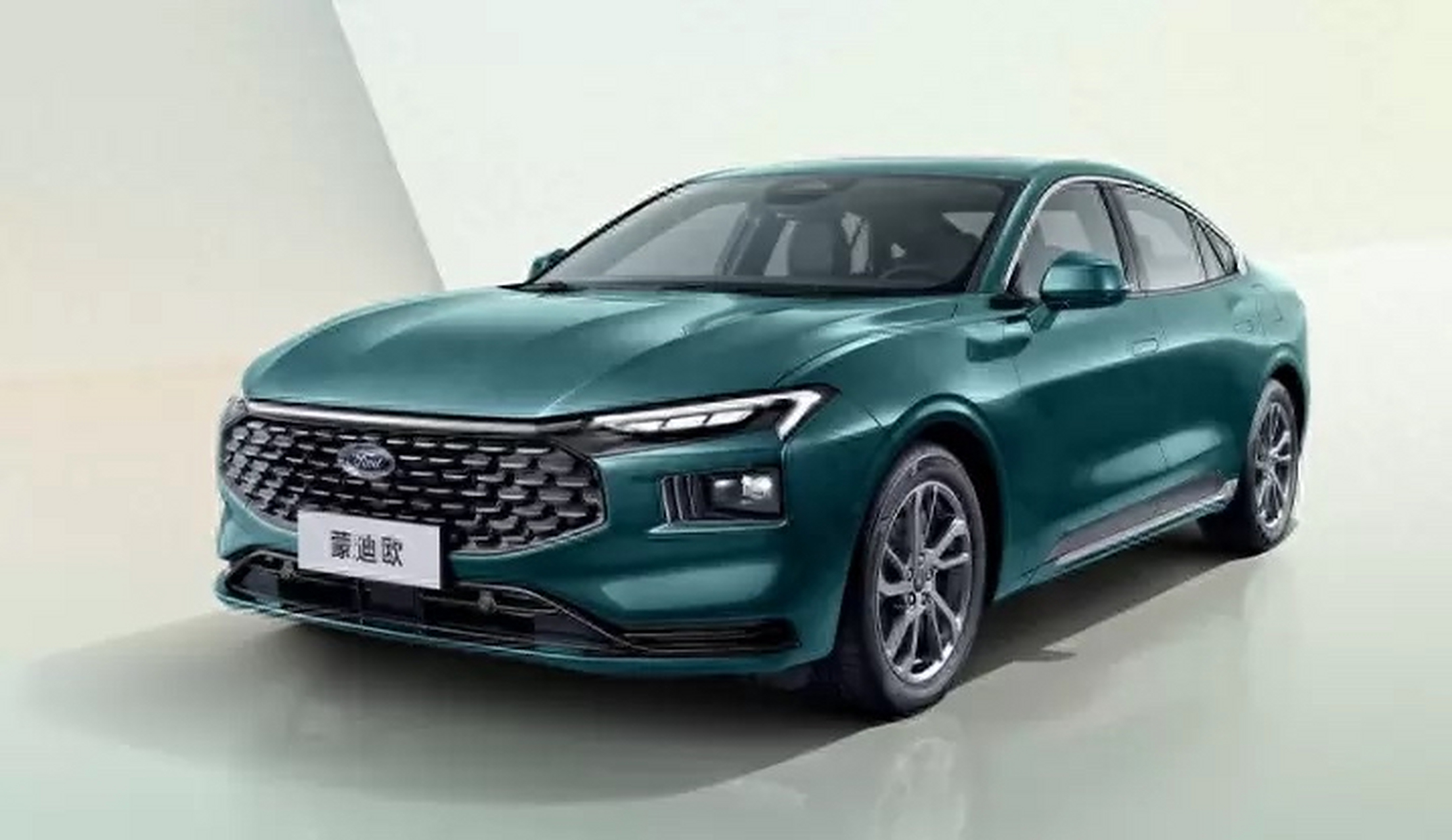 八月份福特蒙迪欧销售6000 ,作为b级车,入门级价格下探到14.