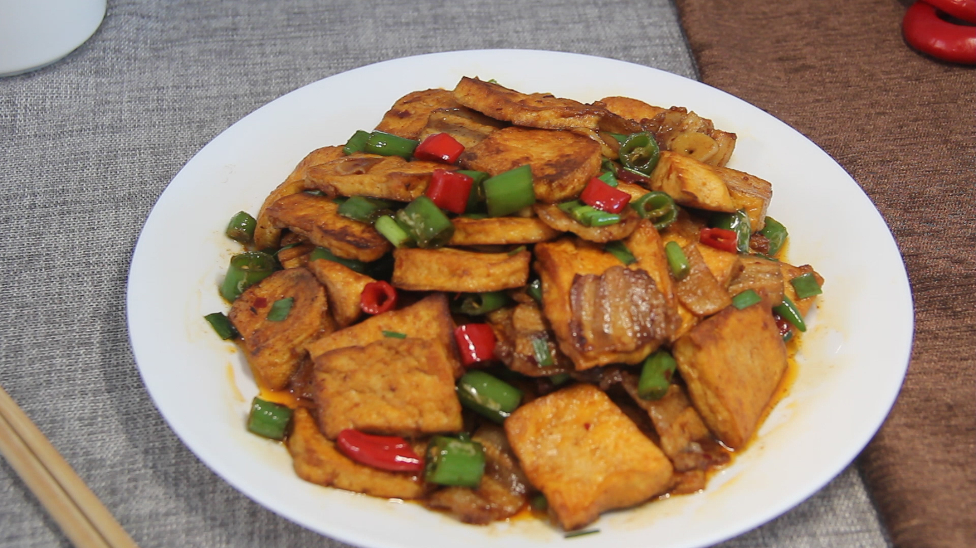豆腐最下饭的做法,地道好吃的家常菜小炒豆腐,干香下饭