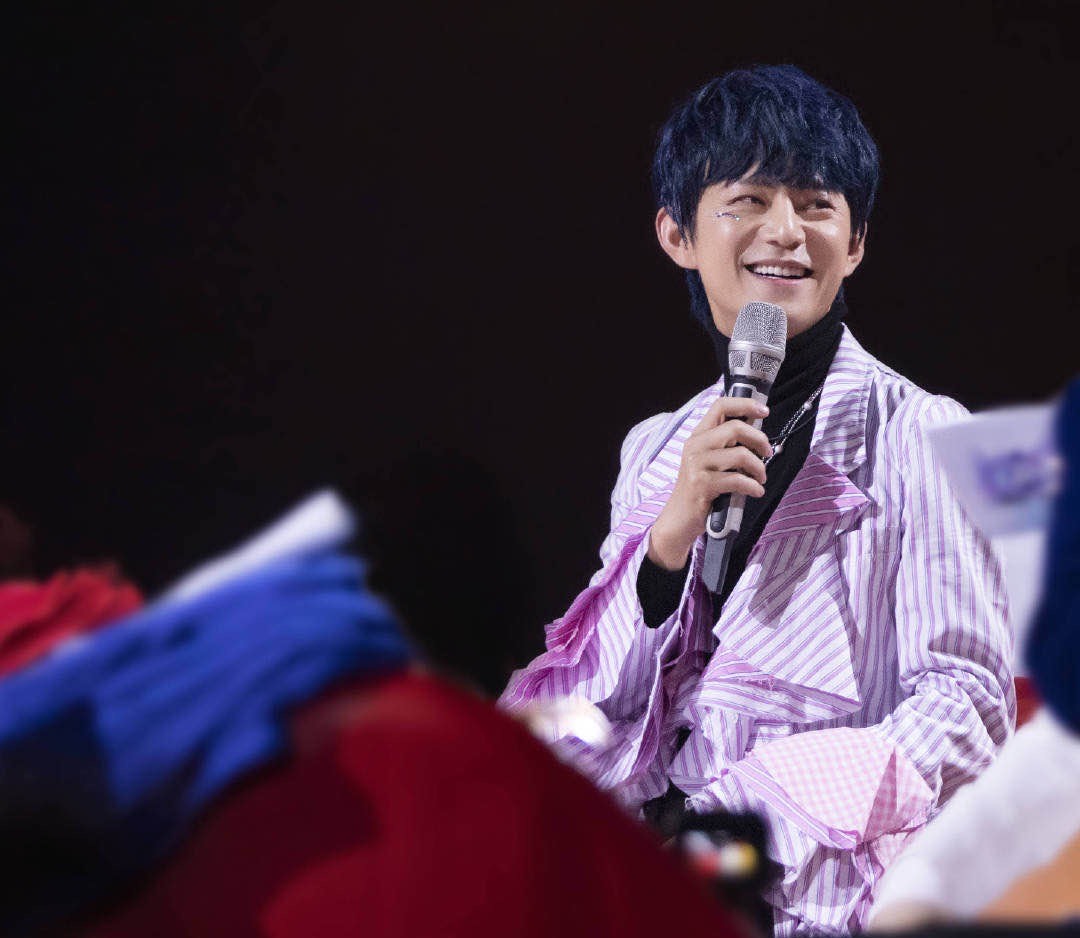 《明星大侦探》第六季"nznd顶牛演唱会"卖情怀,细节处理到位