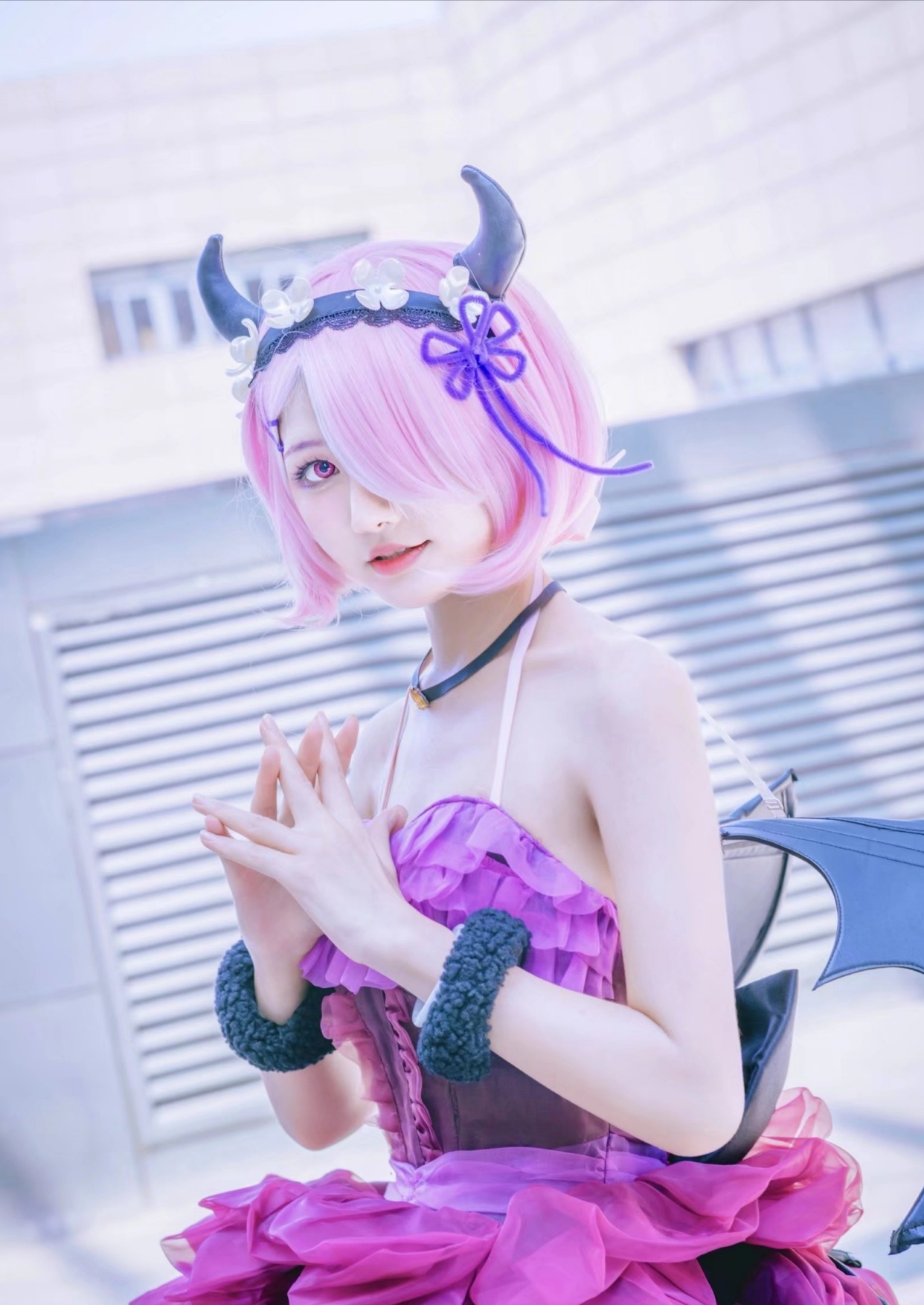 穿着过膝"黑丝"的小恶魔拉姆,coser小姐姐真是美呆了