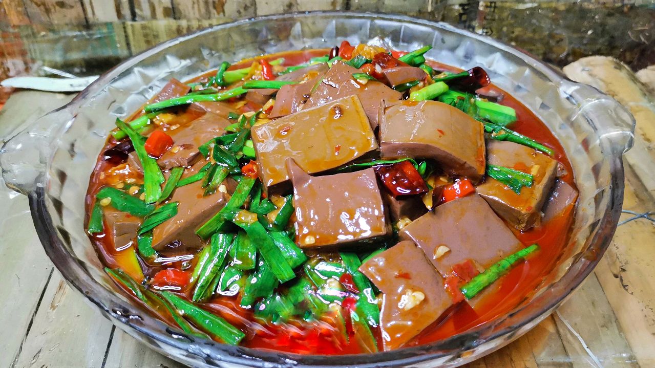 厨师长教你:“韭菜烧鸭血”的家常做法,滑嫩爽口非常下饭