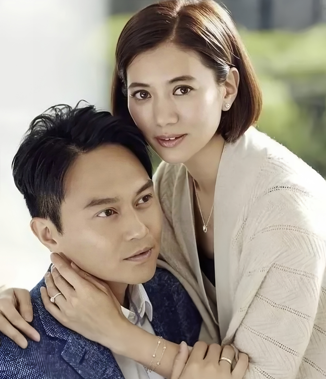 2001年,张智霖与袁咏仪刚结婚,富商罗兆辉就打电话给张智霖:"你老婆