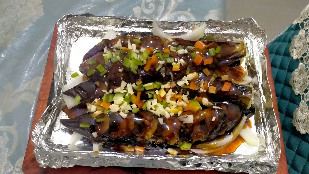 东北农家菜_铁板茄笼