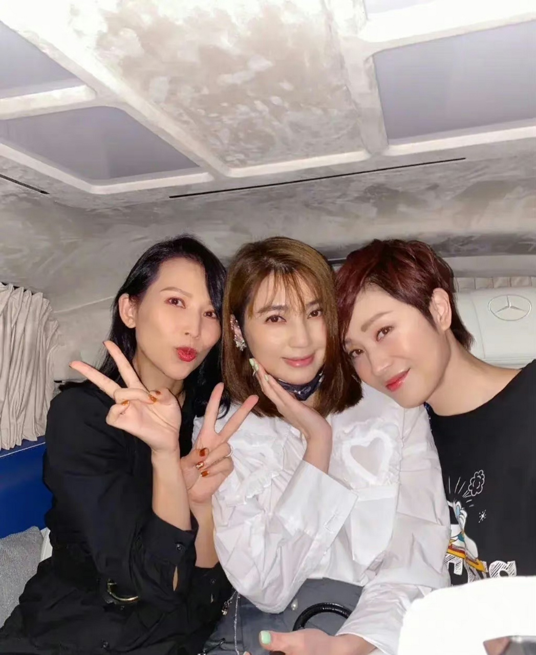 蔡少芬和洪欣是20多年的闺蜜,但她俩的性格完全不一样,蔡少芬很有主见