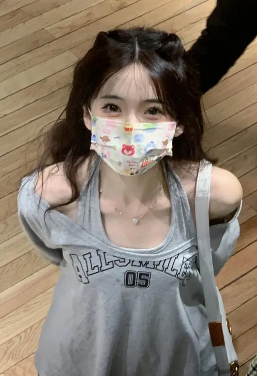 戴上口罩,感觉变成了一个不认识的人#随手拍