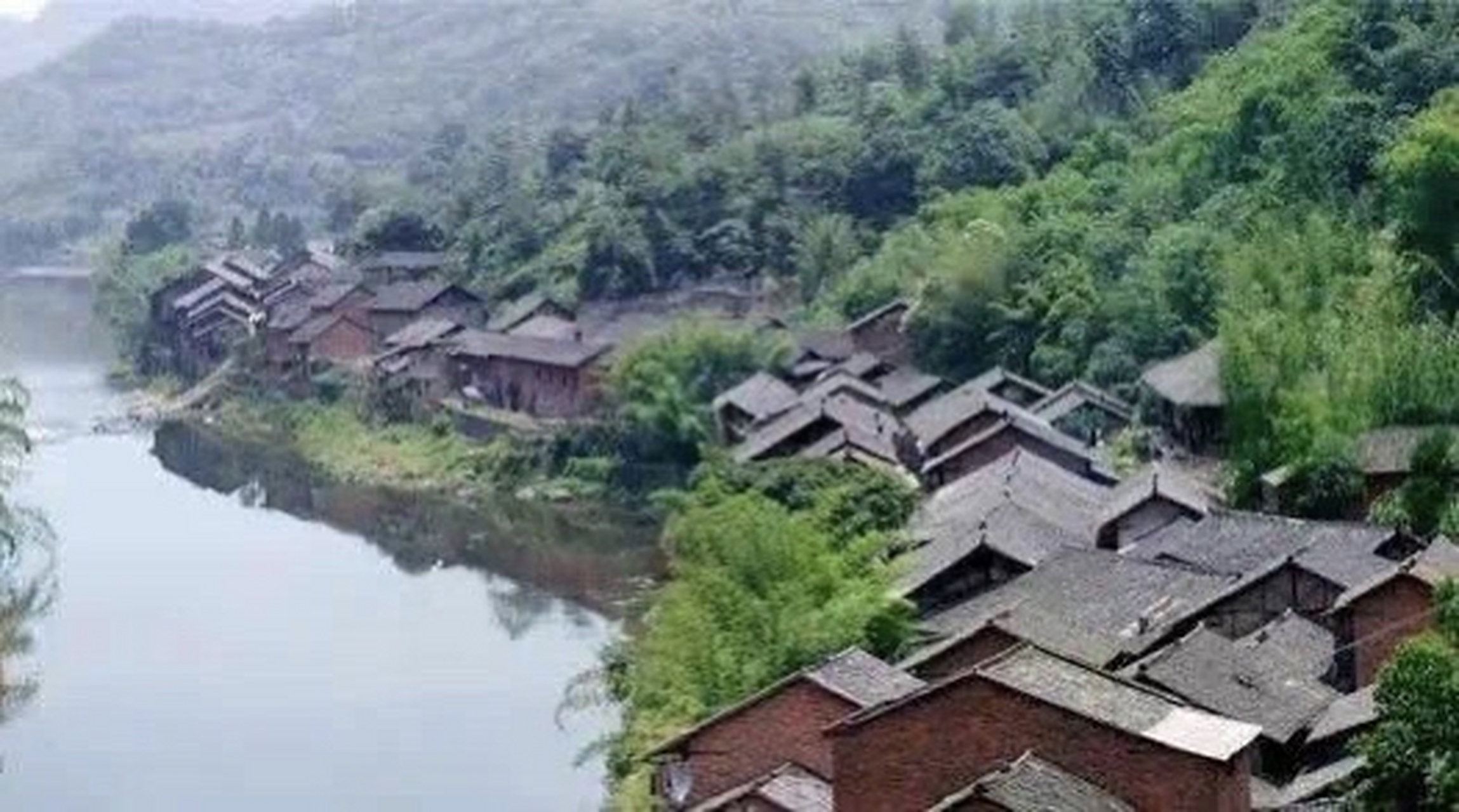 箭板古镇,位于乐山沐川,犍为和宜宾三地交界处,东出岷江九公里,西距