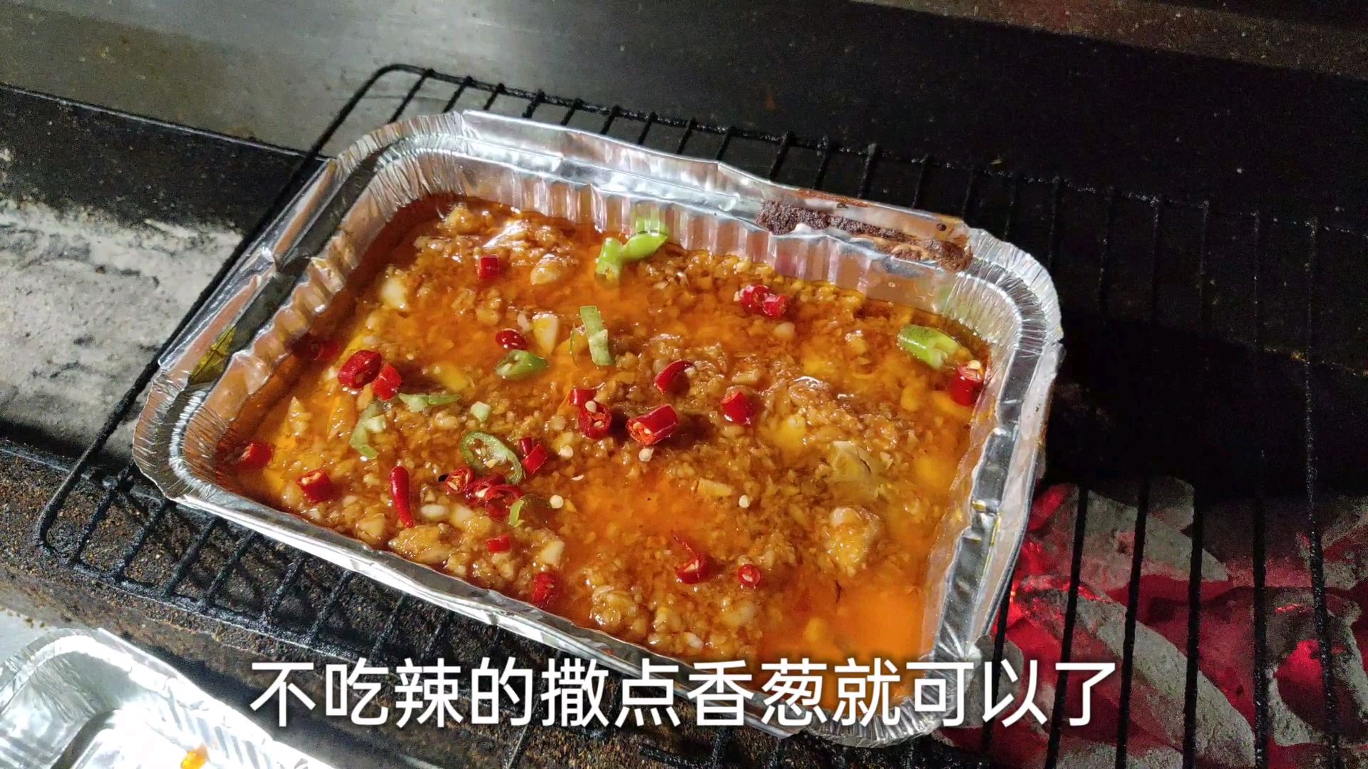 烧烤店里鸡蛋这样做6个鸡蛋卖18块钱,太好吃了而且很容易做