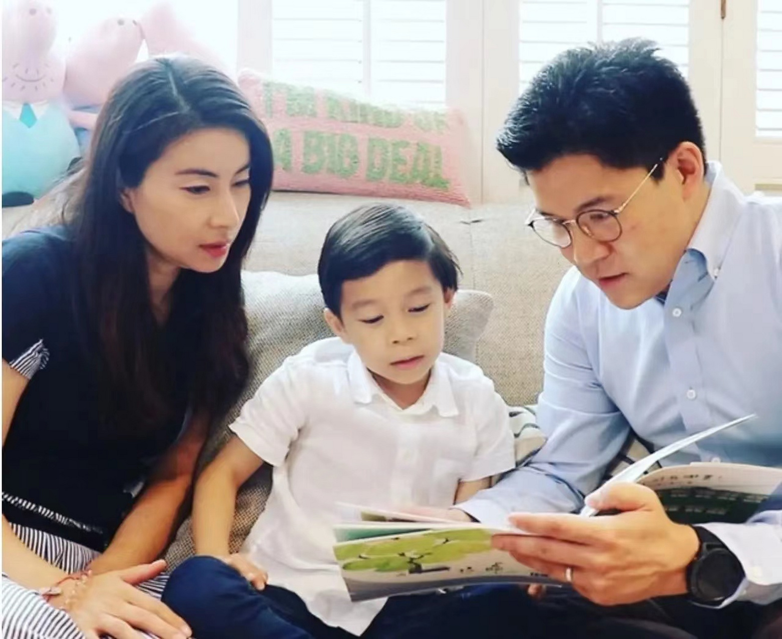 郭晶晶嫁入豪门后,第一胎生了儿子,婆家给了3亿;第二胎生女儿,给了10