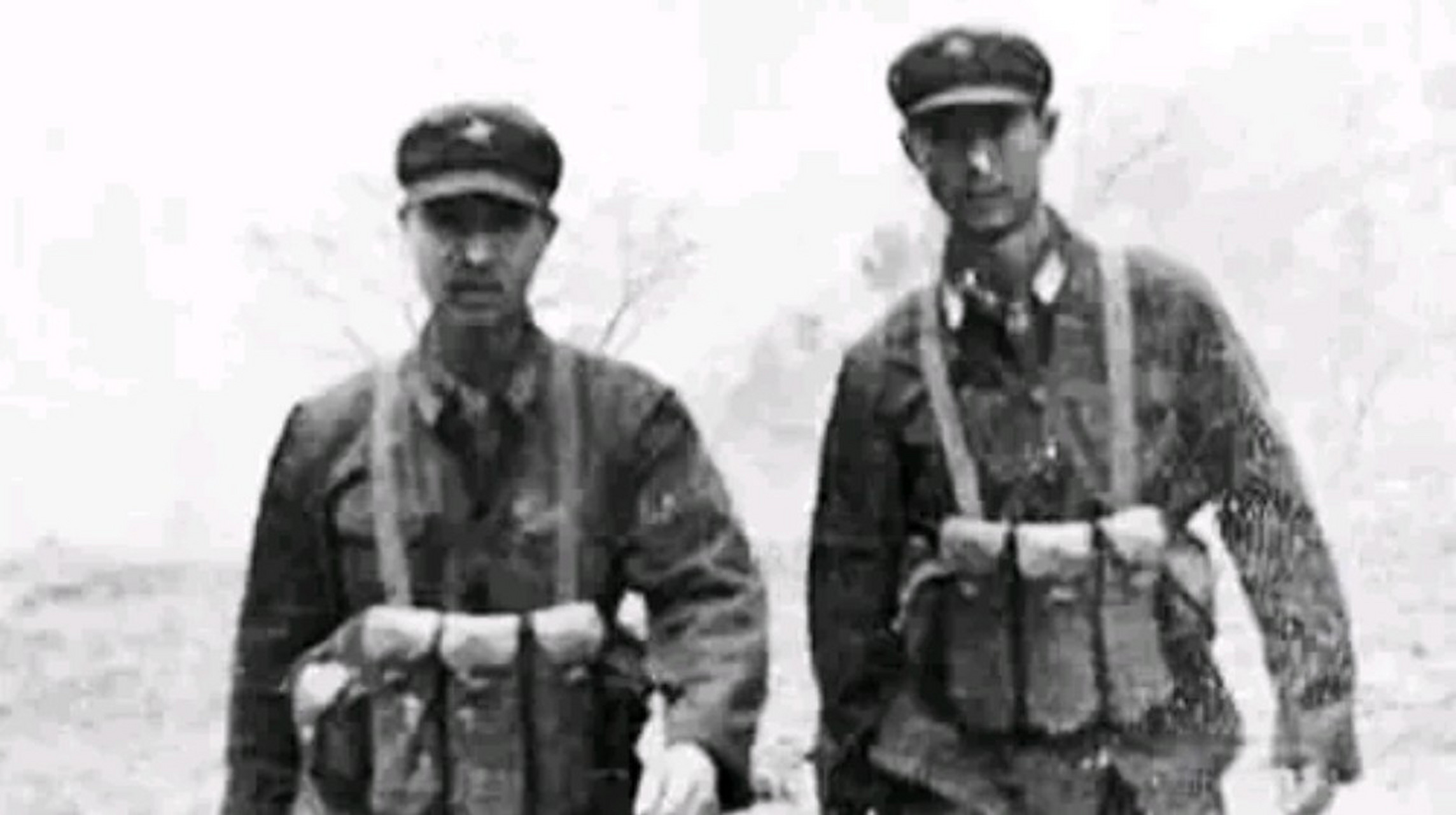 "刘亮华一气之下猛一加油门,把摩托开进了大厅并点燃了摩托,随着嘭