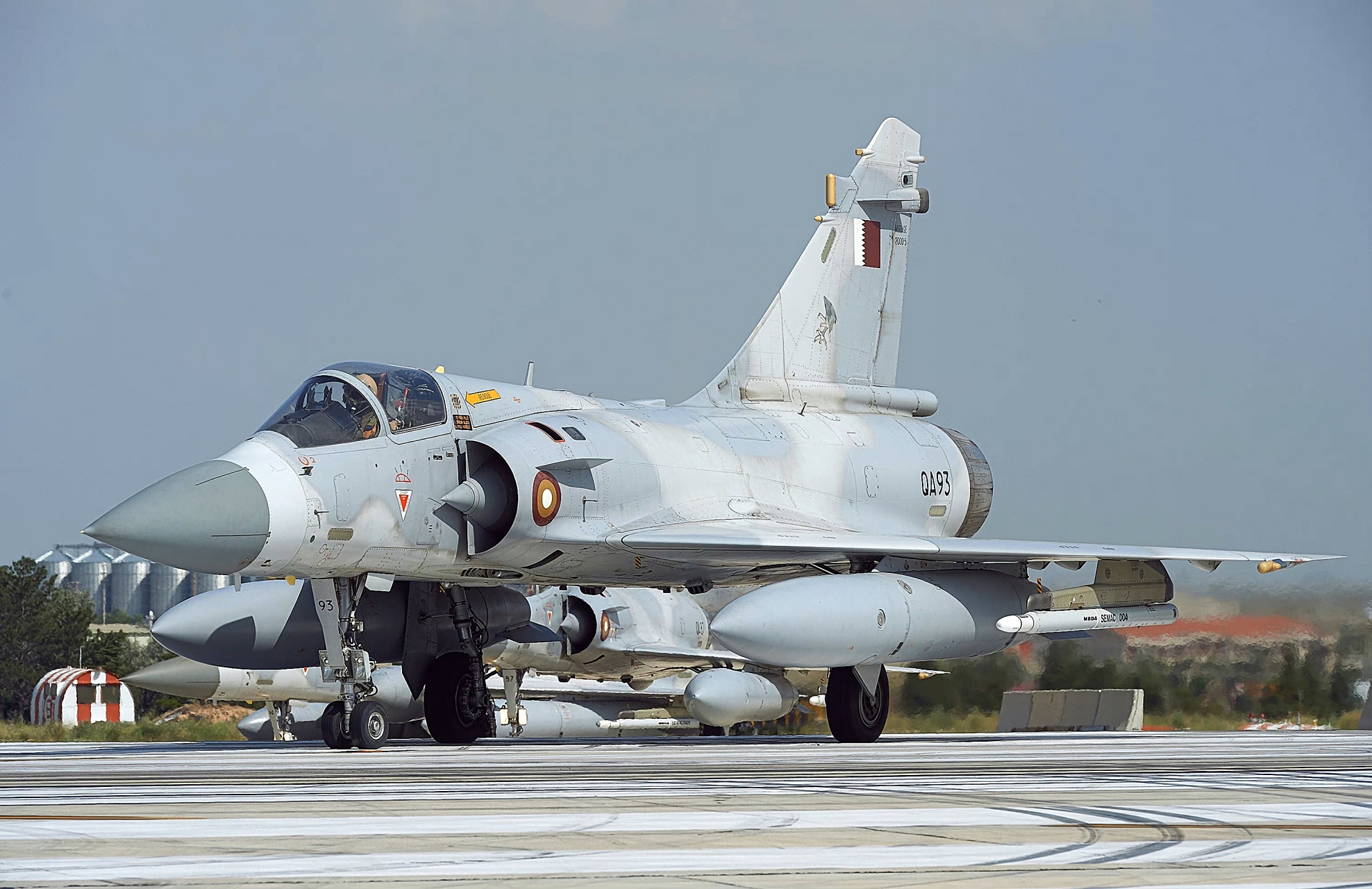 现在还有多少国家和地区装备幻影-2000战斗机?