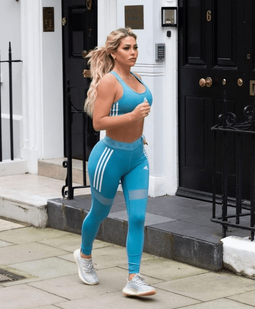 英国名模比安卡·加斯科因(bianca gascoigne,1986年出生于英国,身高