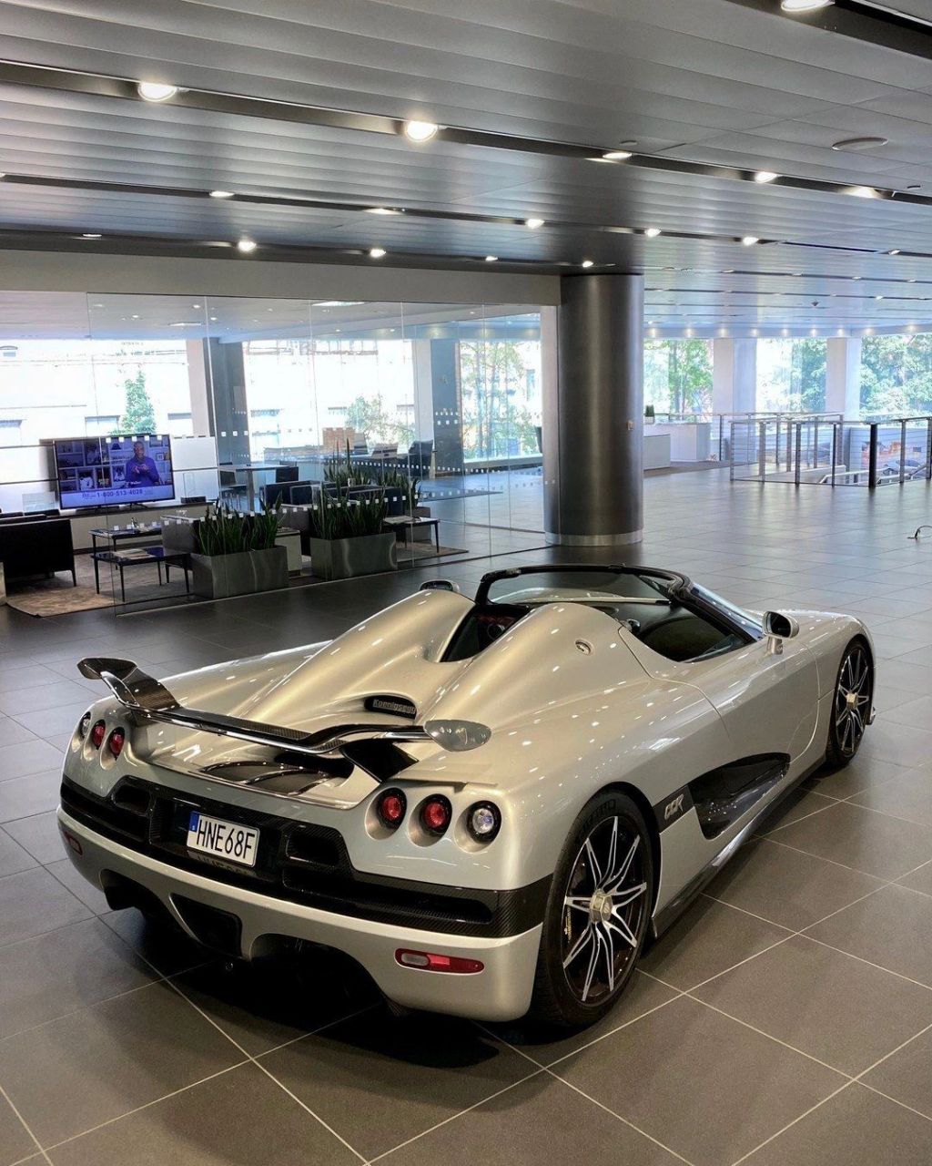 科尼赛克ccr是瑞典超级跑车制造商科尼赛克(koenigsegg)生产的一款