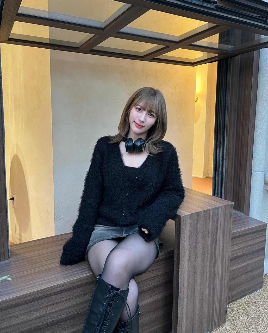 黑丝袜配长筒靴,有着让人无法抗拒的魅力#日常穿搭
