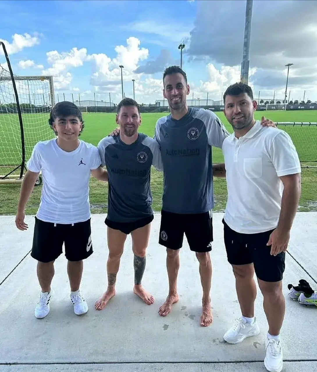 阿圭罗 梅西 布斯克茨 本杰明-阿圭罗合影!