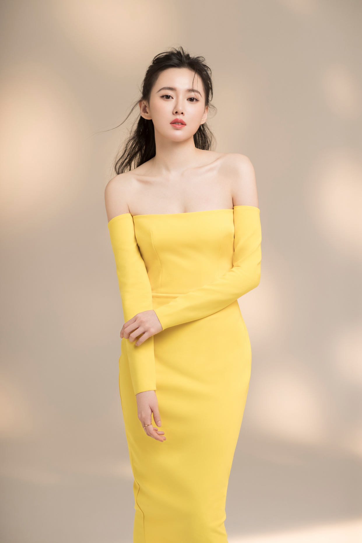 山东美女江铠同,气质出众,性感动人