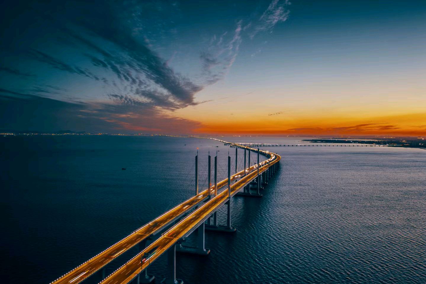 胶州湾跨海大桥简介:横跨青岛的壮丽奇迹