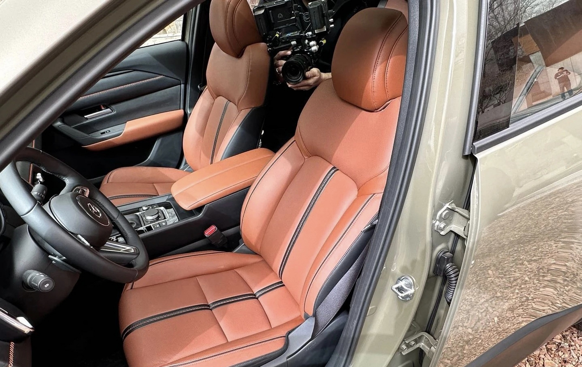 本田crv油箱容量:53l 丰田荣放油箱容量:55l 吉利星越l油箱容量:55l