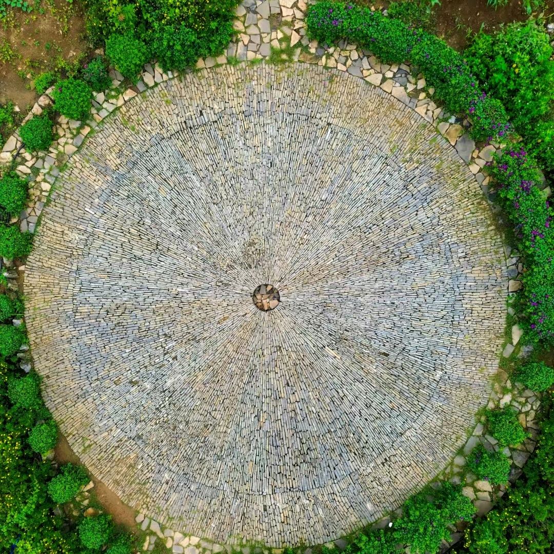 贵州兴义·雨补鲁村:藏在天坑里的神秘村落