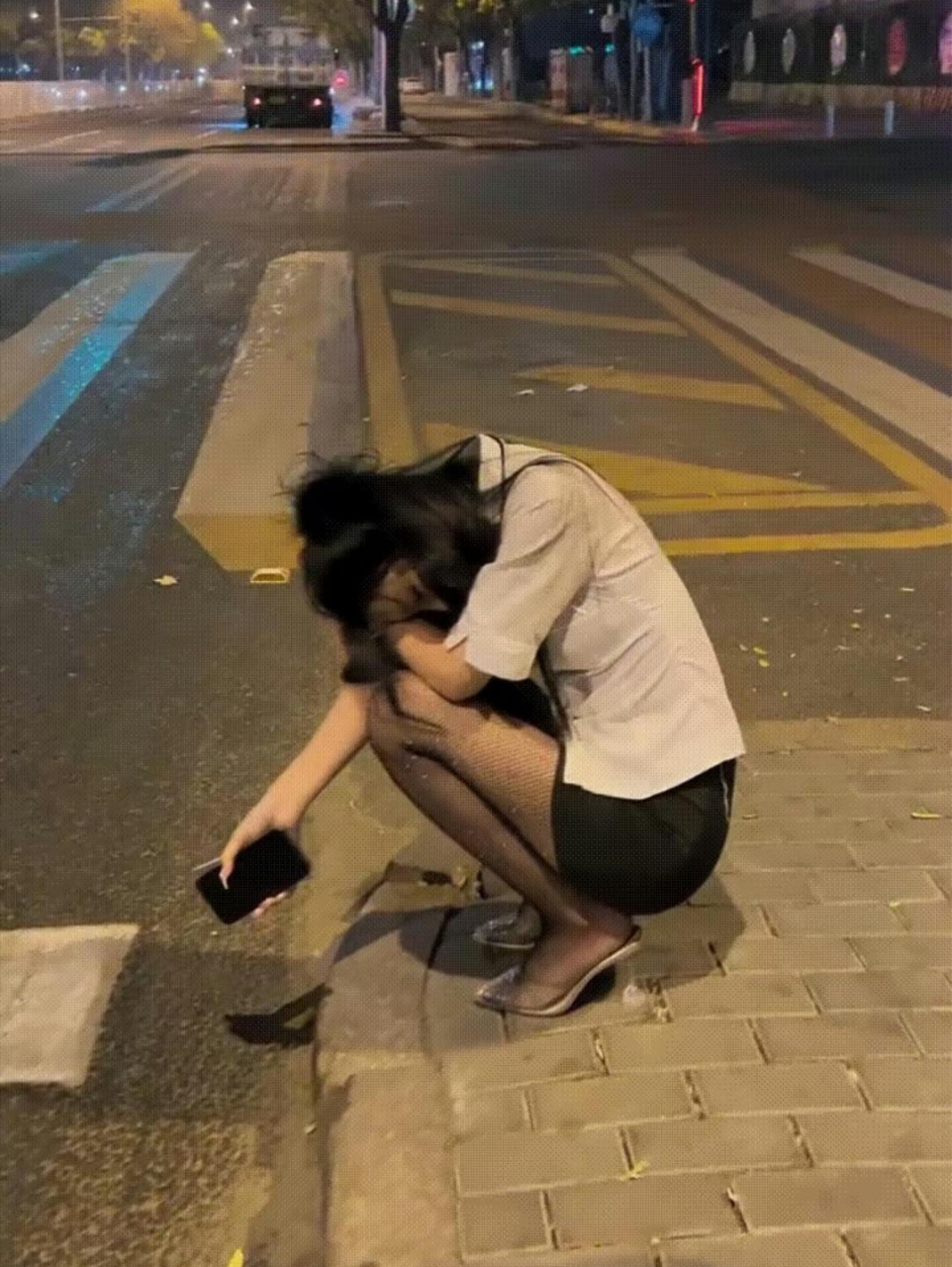 喝醉酒的女生可爱图片