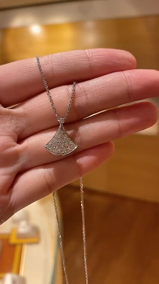 宝格丽 满钻扇子项链#项链#奢侈品#同城-度小视