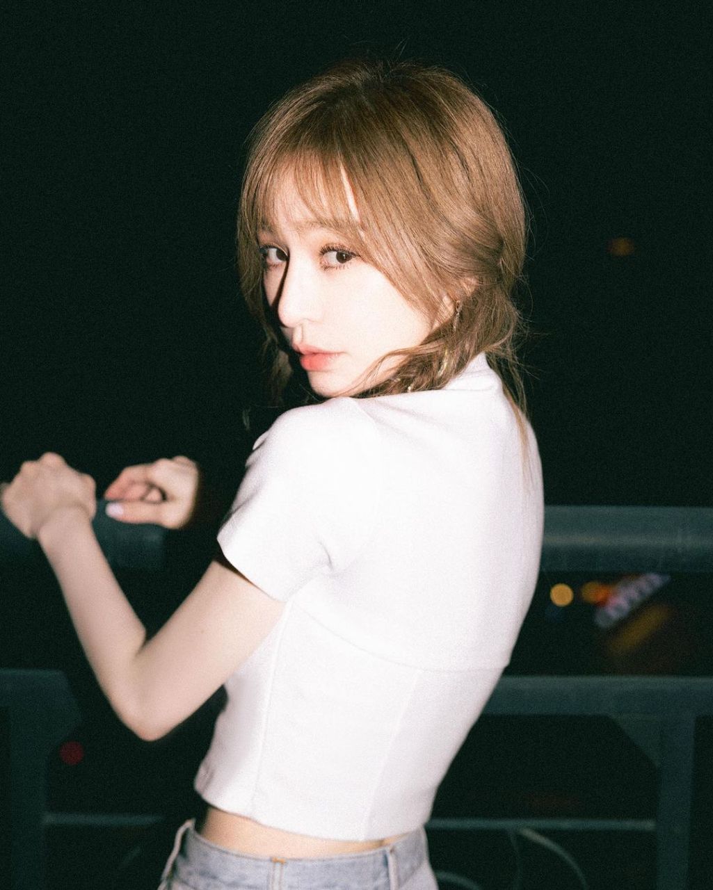 双麻花辫少女感十足. #明星动态# #明星穿搭# #王心凌