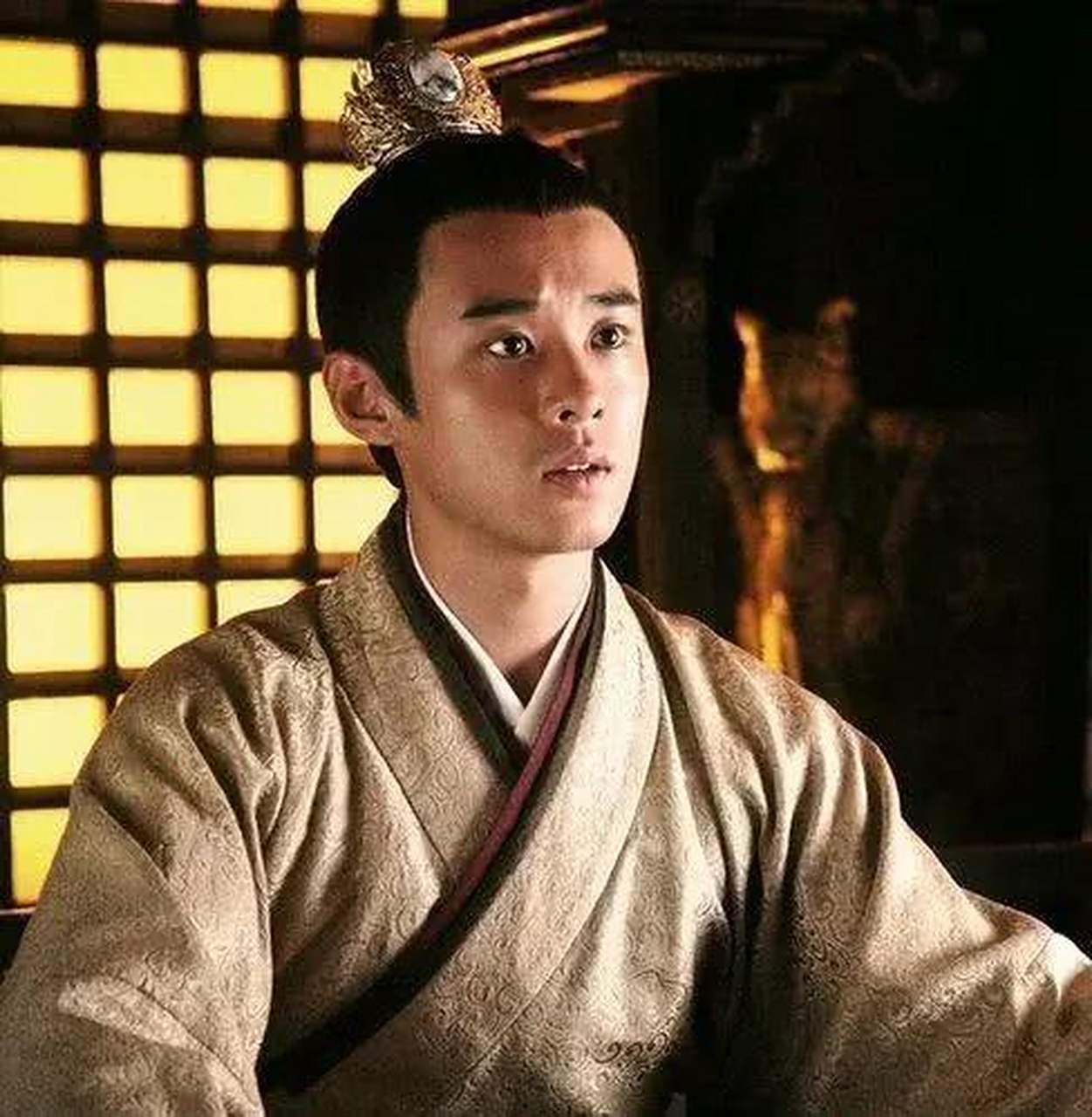 汉景帝刘启还是太子的时候,有一次吴国太子刘贤进京朝见,刘启和刘贤不