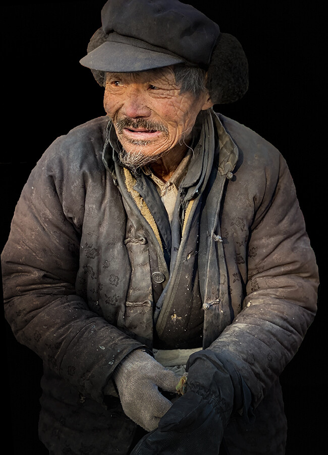 老实人做事基本坚守原则,很少出错,循规蹈矩,所谓的能人就是给别人