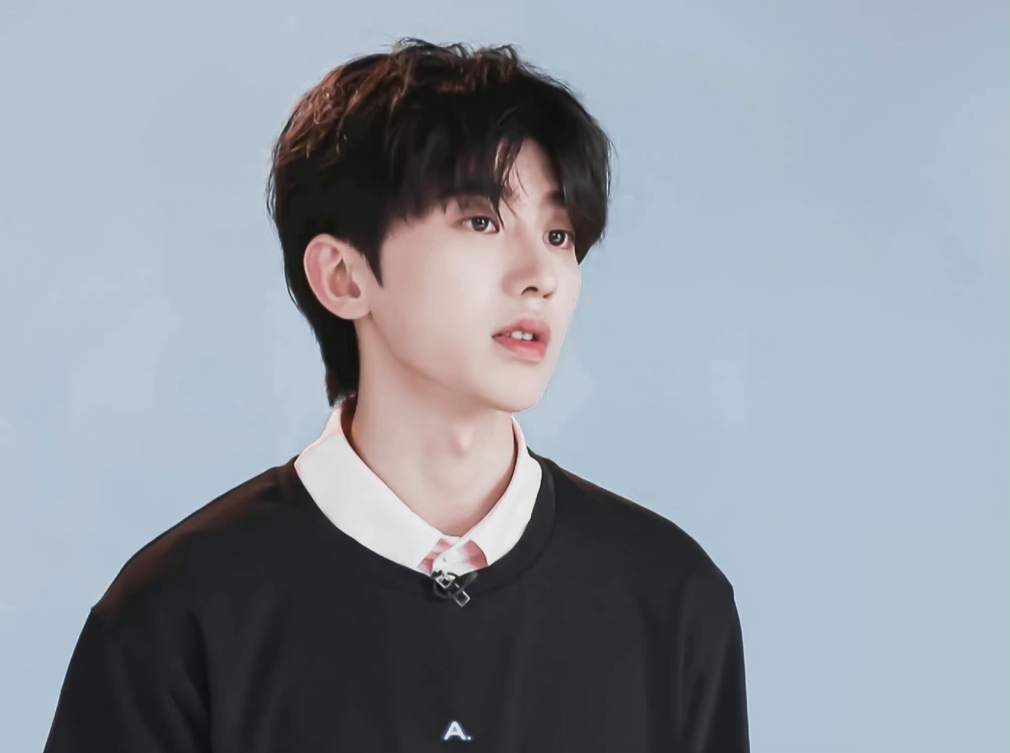 蔡徐坤默默捐款,爱与希望从未离开!