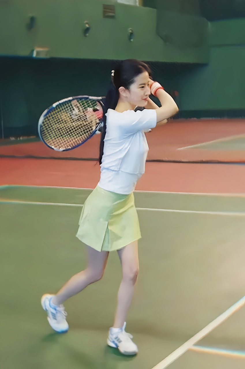 网球美女,是一种健康美,阳光美,力量美!