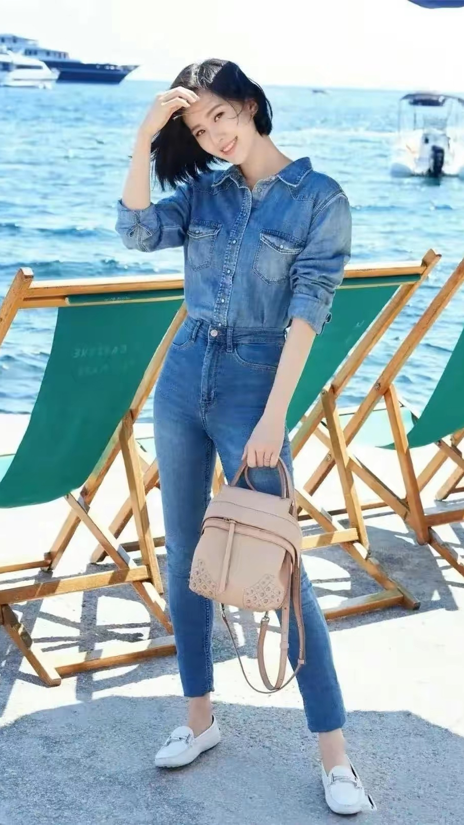 刘诗诗身材保持得真好,穿牛仔套装海边拍写真,看细腰体重不过百-度小