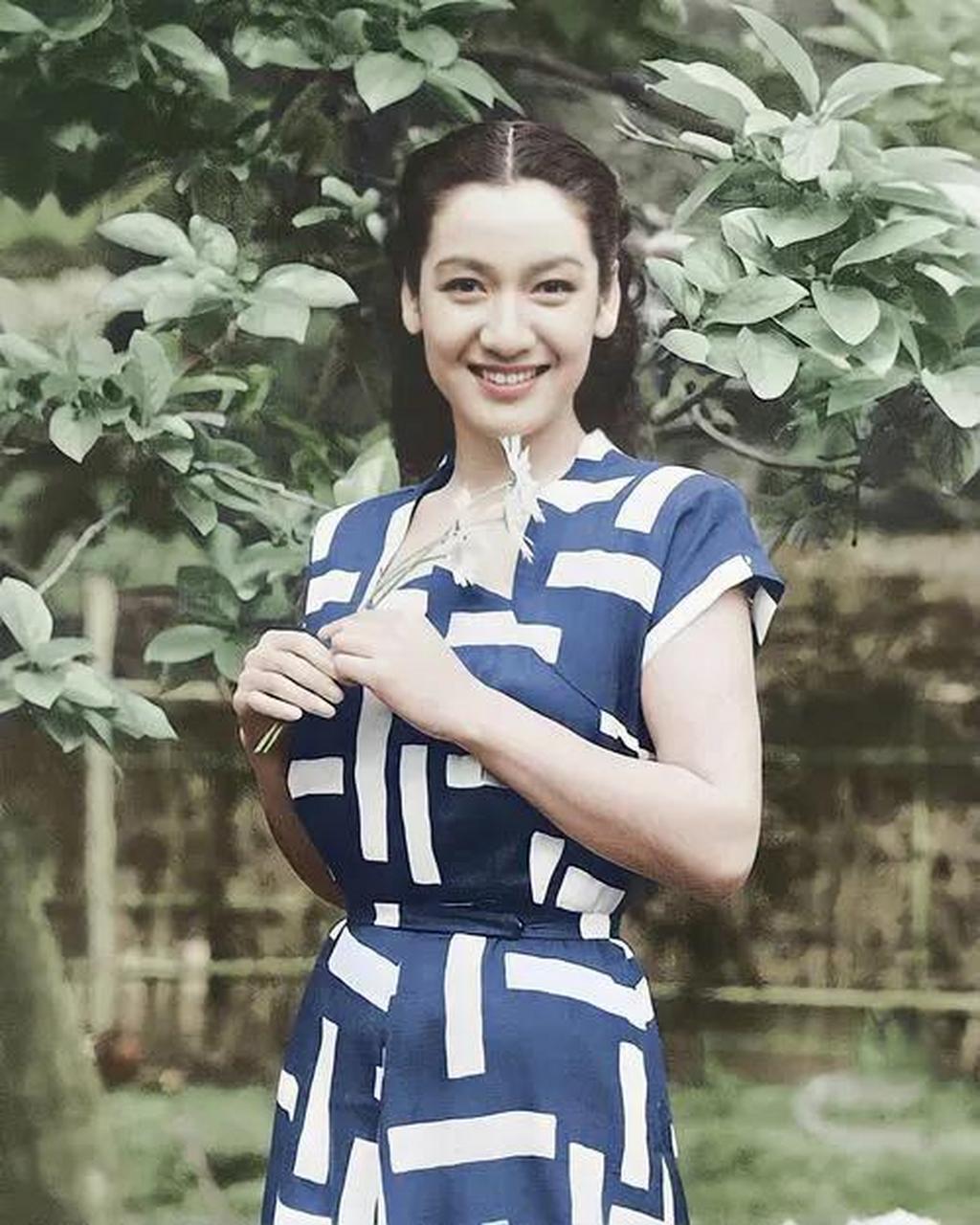 昭和女神原节子的照片,正是因为她,麦克阿瑟放了裕仁天皇一马  昭和