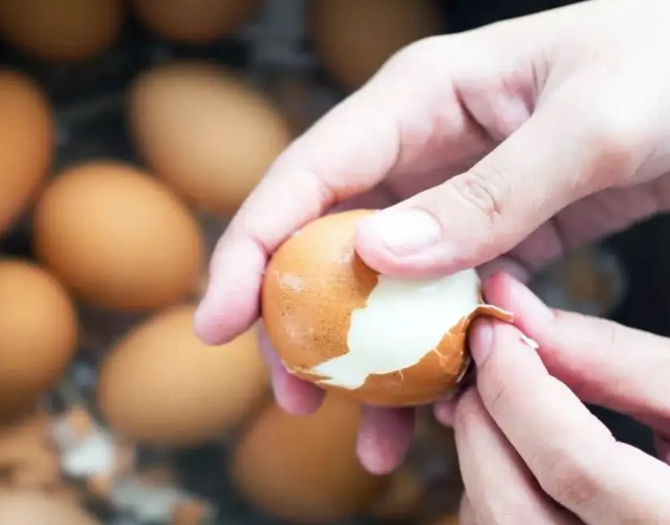 每天吃鸡蛋的人,和不吃鸡蛋的人,这4个差距较为明显,建议了解