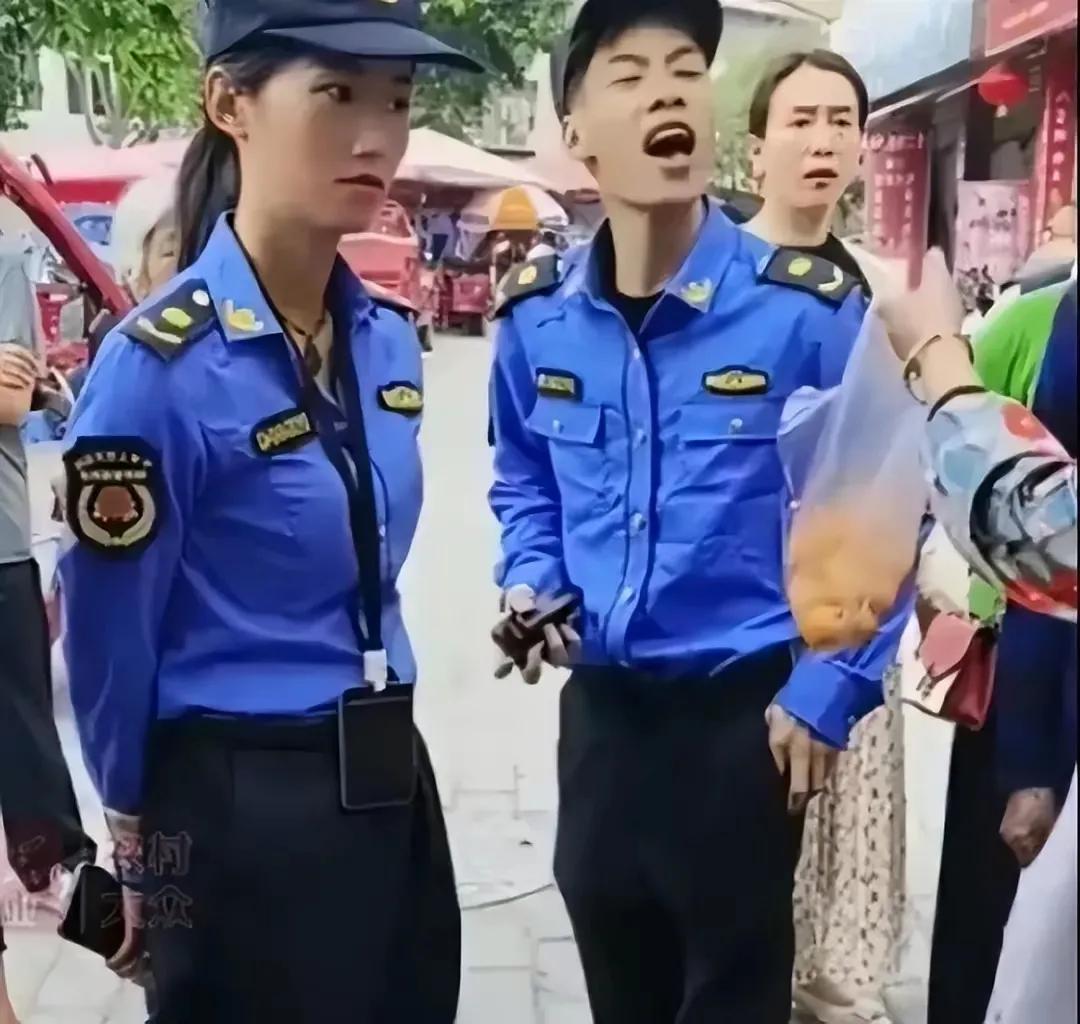 城管打警察图片