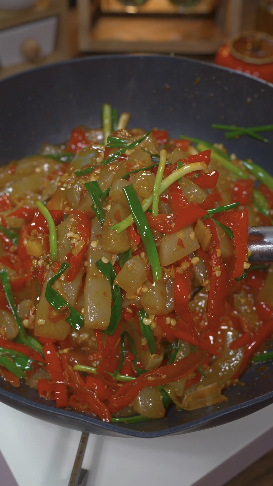 酸辣入味的泡椒魔芋比肉都好吃巨下饭