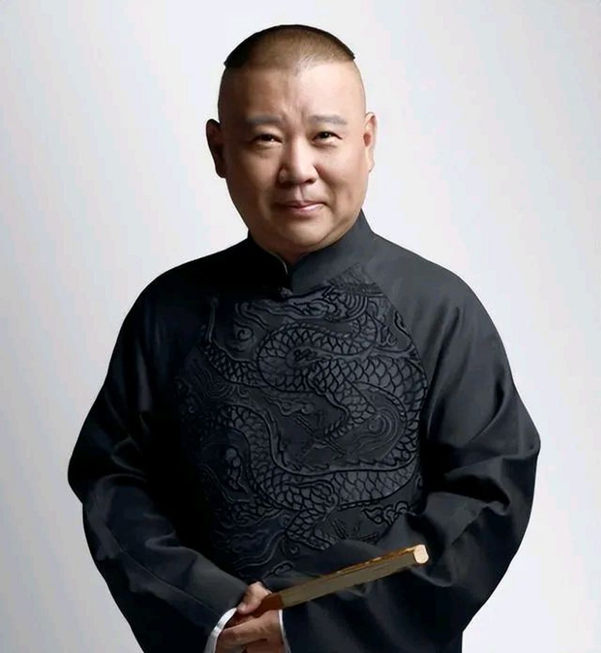 近日,郭德纲一家定居天津,引起网友们的关注 据了解,郭德纲一家在天津