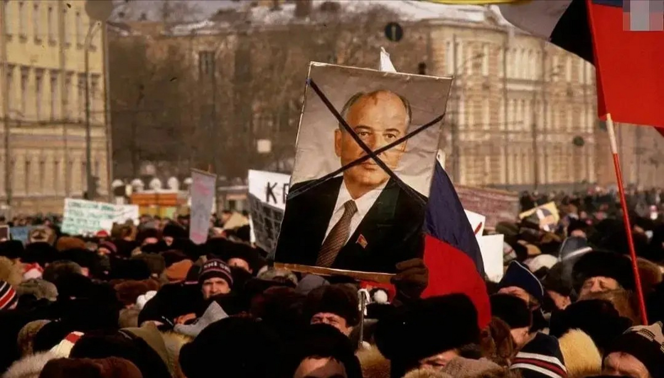 东欧剧变不算突然, 到八十年代末已经是必然了, 只不过是时间问题.