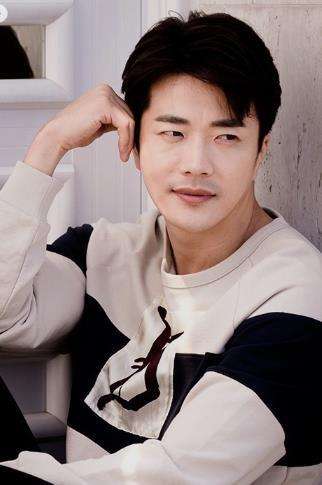 韩国帅哥权相佑相片