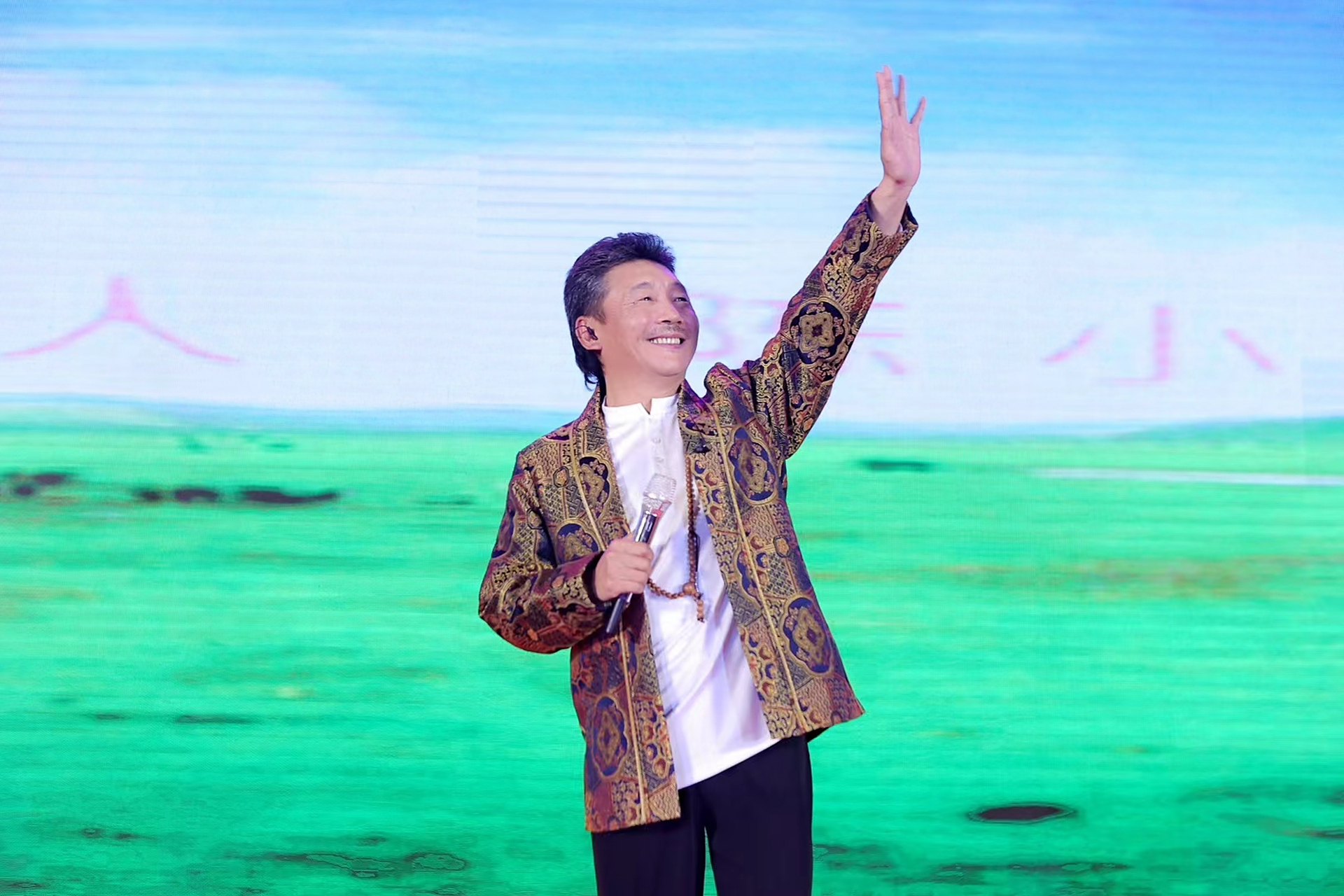 容中尔甲  经典流传 高原红,神奇的九寨  家喻户晓 引爆全场9415