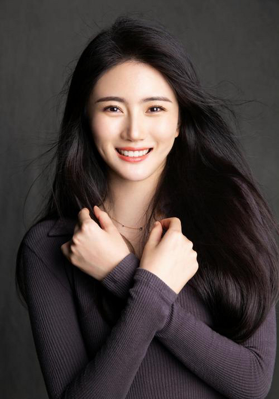 赵昕,1990年8月17日出生于北京,毕业于中央戏剧学院表演系本科,中国