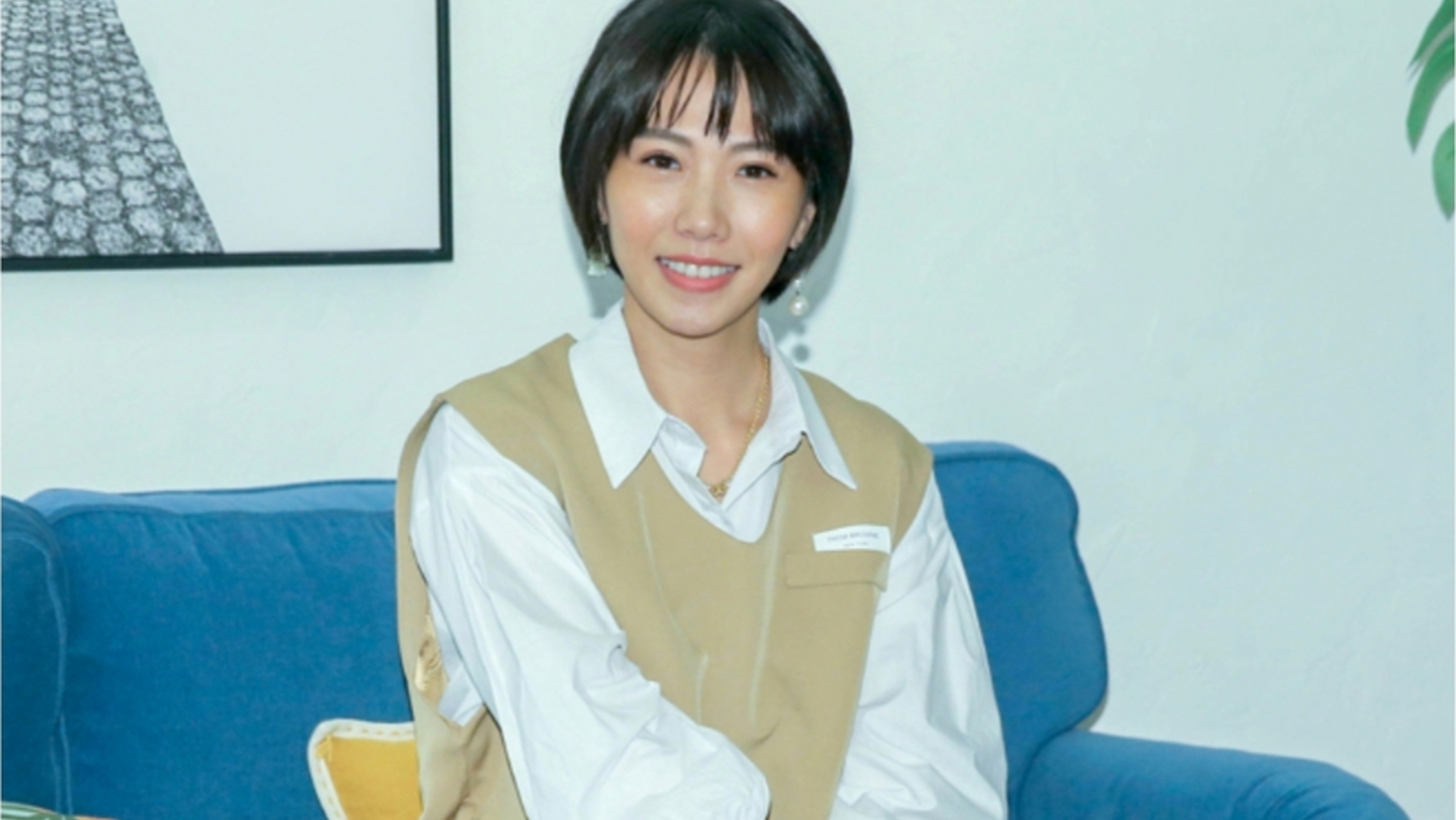 台湾娱乐圈风波持续燃烧,艺人大牙(周宜霈)今在脸书发文指控前老板陈