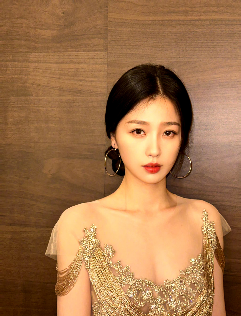 虞书欣早期大小姐的清冷和高贵感,又回来了!