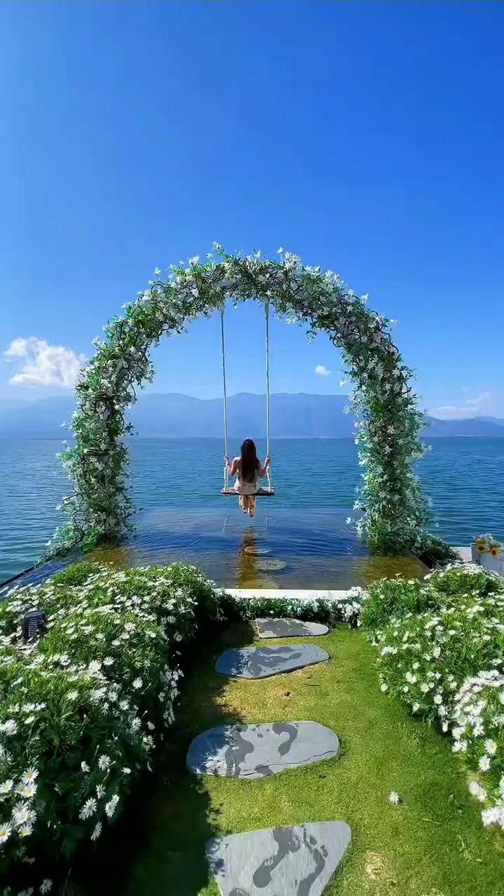 每天睡到自然醒在洱海边荡着秋千吹吹风