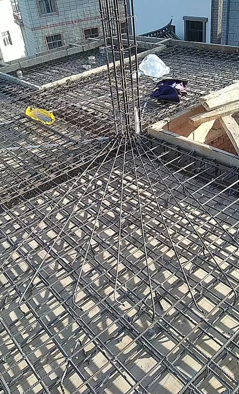 看人家舍得用钢筋,把柱子又加了"放射筋",有没有懂行的朋友说说这样