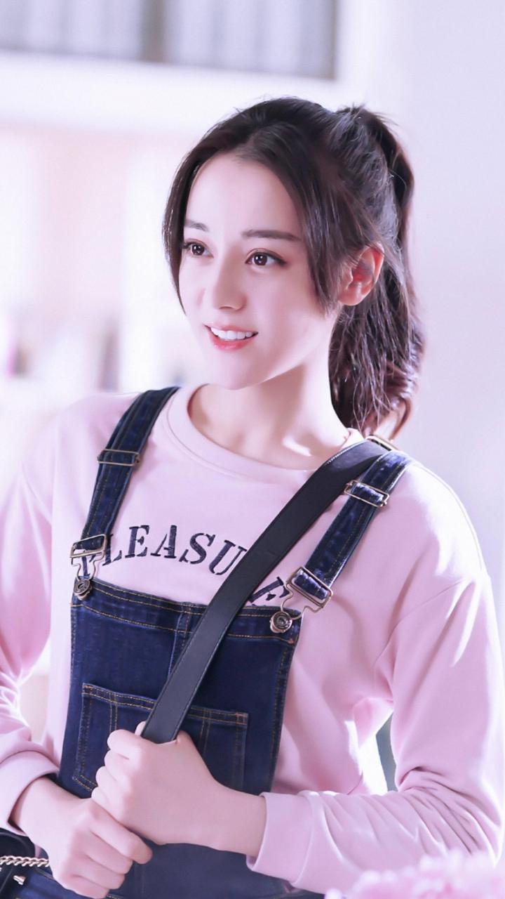 炎亚纶最开始只爱那种肌肉男,后来是年上小鲜肉,这几年才开始玩年下未